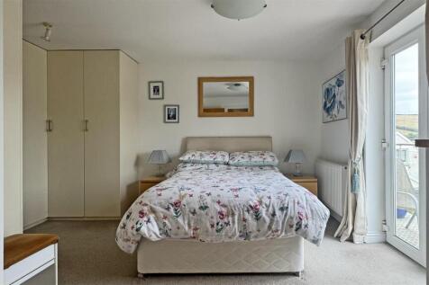 Bedroom 1.jpg