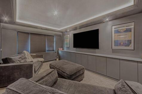 Lounge/Possible Bedroom 3