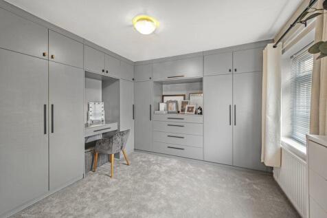 Principle Bedroom/Dressing Area