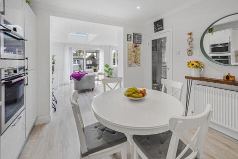 Kitchen/Living Area