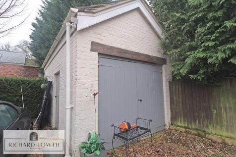 Detached Garage