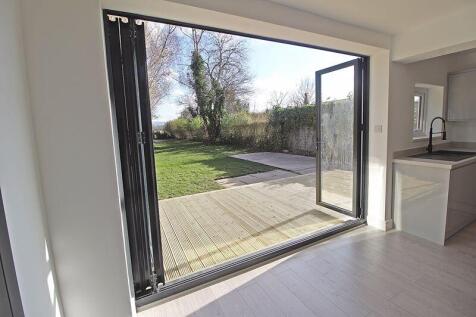 Feature Bi-Fold Doors