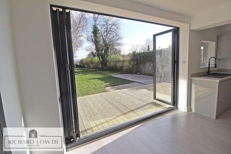 Feature Bi-Fold Doors
