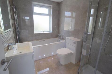 Stylish Bath/Shower/WC