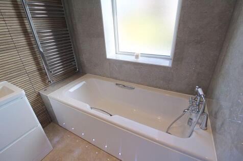 Stylish Bath/Shower/WC