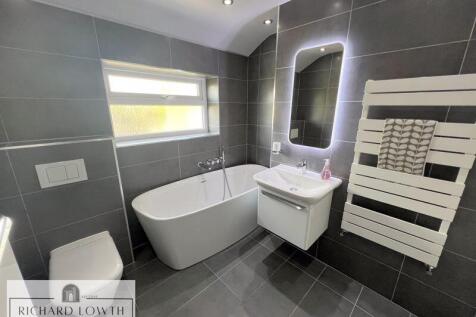Bath/Shower/WC