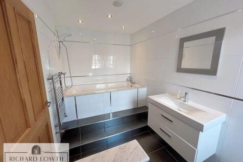 Ensuite Bathroom/WC