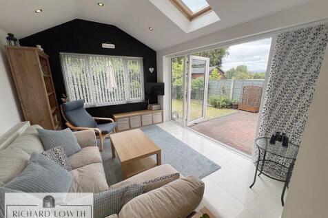 Additional Living Room