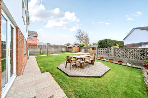 1372489-4-68f8d84...