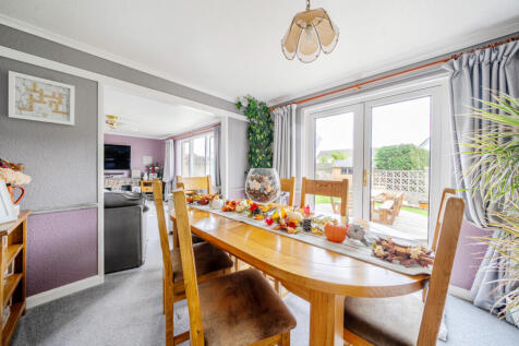 1372489-18-68f8e3...