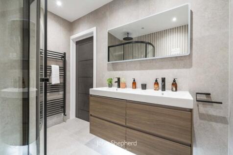 En-Suite 1