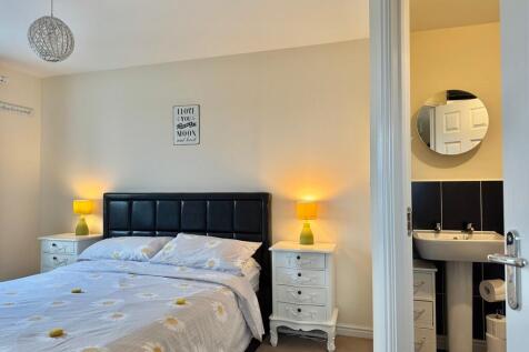 master bedroom wi...