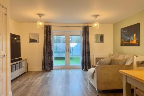 open plan lounge/...
