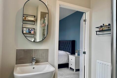 en suite to maste...