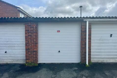 garage in block