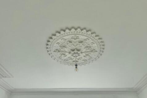 ceiling rose in l...