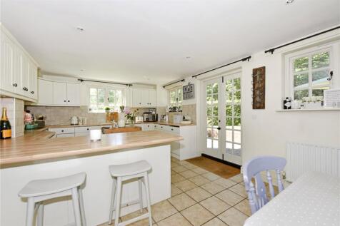 Kitchen/Dining Area
