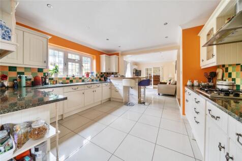 Kitchen To Snug