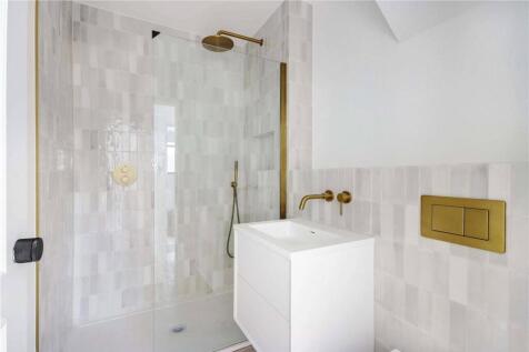 En Suite Shower Room