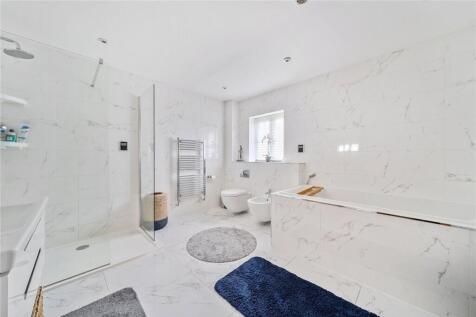En Suite Bathroom