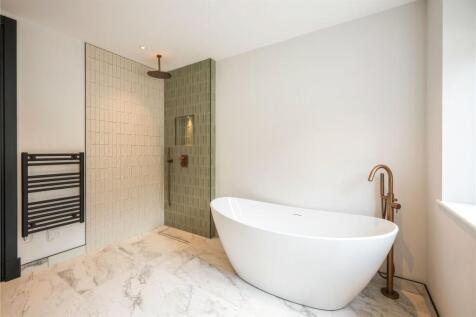 En Suite Bathroom