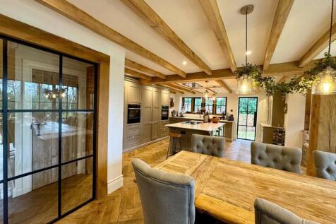 Kitchen/Dining