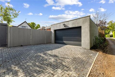 Driveway/Garage