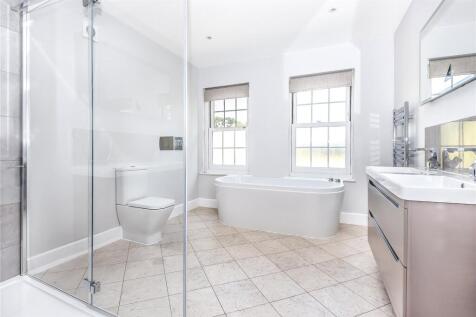 Principal Bathroom