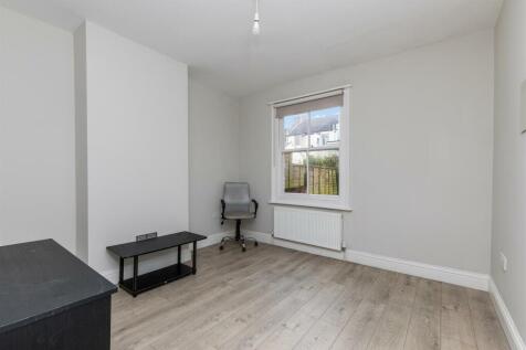 Sandown Road-4.jpg
