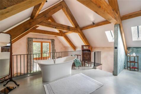 Galleried En Suite