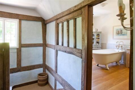 Bathroom/Hall