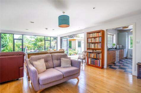 Sitting/Dining Room