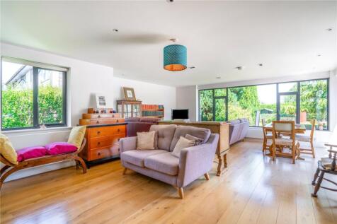 Sitting/Dining Room