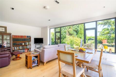 Sitting/Dining Room