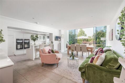 Family/Dining Room