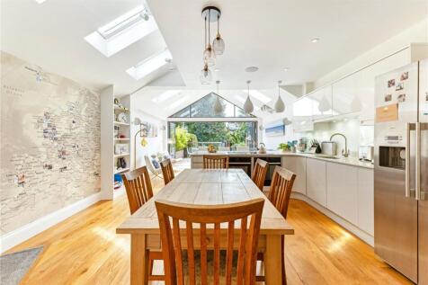 Kitchen/Dining