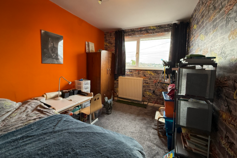bedroom 2 3