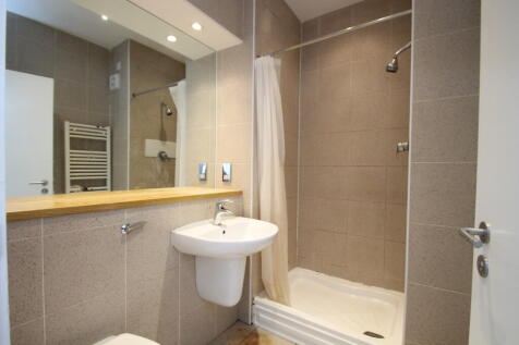 Shower-WC.JPG