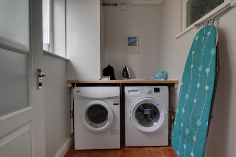 Laundry Room (shared)