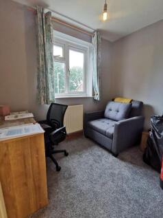 Bed 4/office
