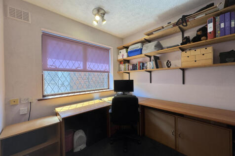 Bedroom 4/Office