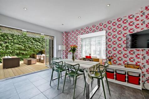 Kitchen / Dining