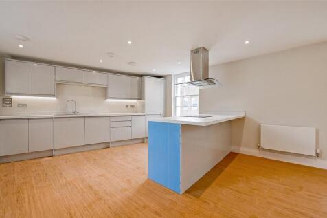 Kitchen / Reception