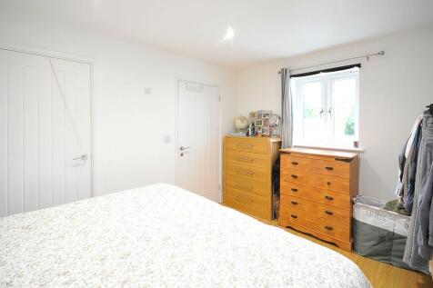 Bedroom 1i