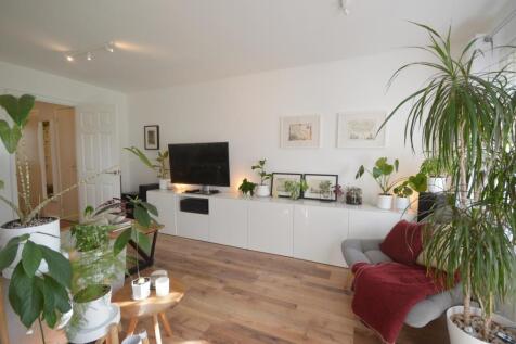 LM LivingB