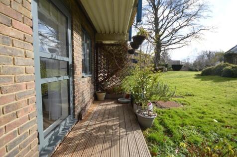 LM decking garden