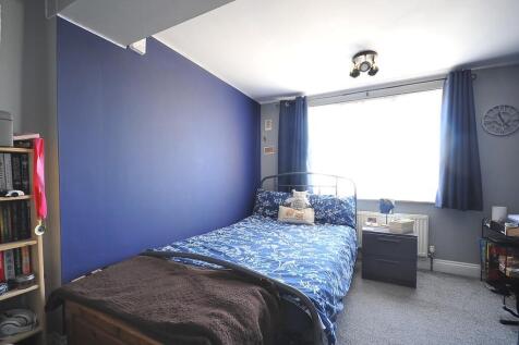Rear Bedroom2