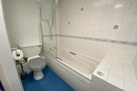 4.3 128 bathroom