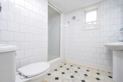 Annexe shower roo...