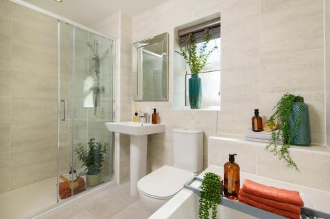 Modern family bathroom in Avondale style home with WC, basin, shower &amp; bath